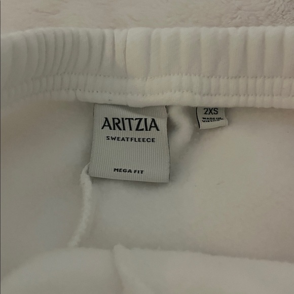 Aritzia Cozy Sweatfleece Mega Flutter Sweatpant - Picture 3 of 3